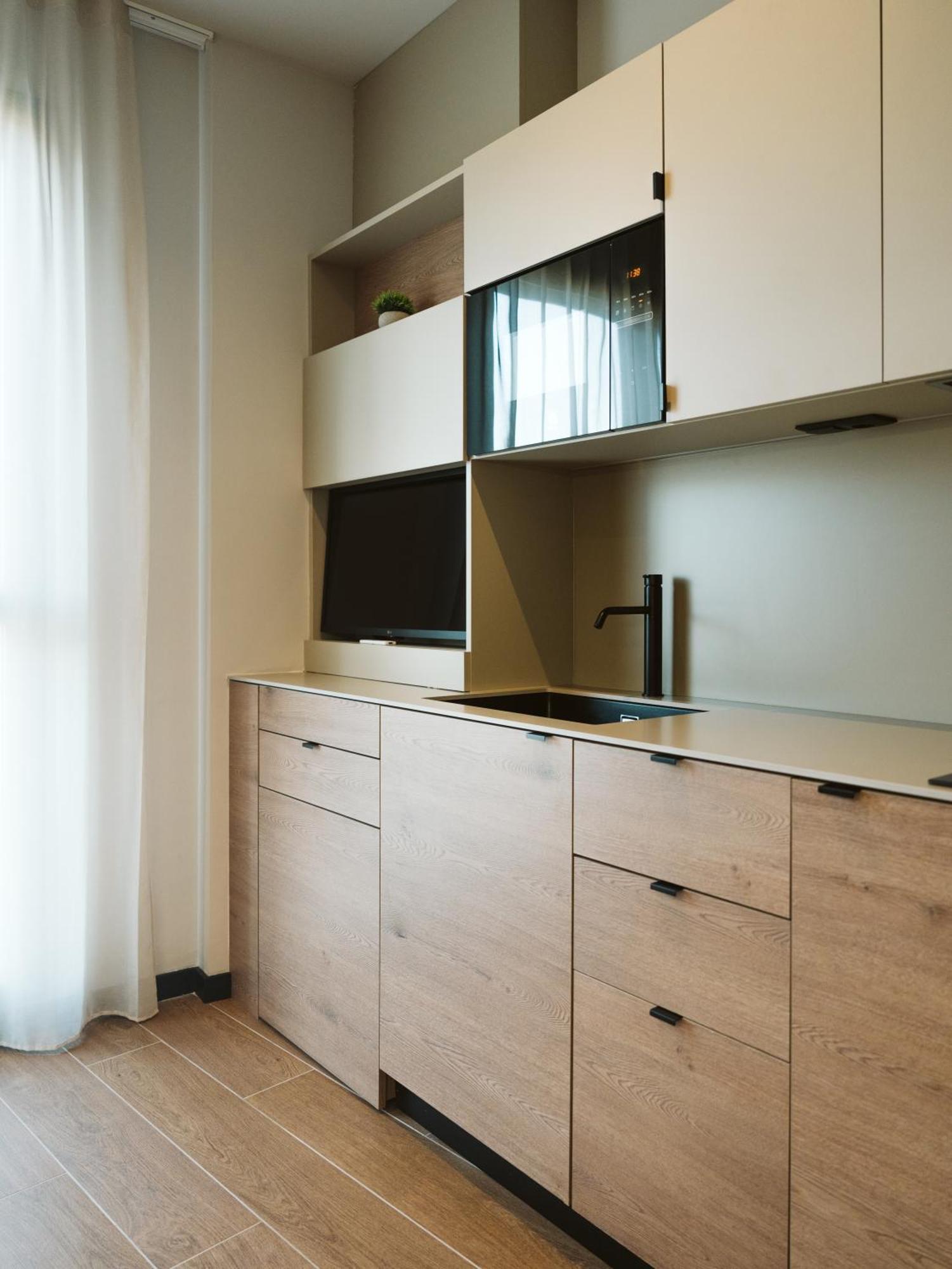 Blau Student Housing - Students Only *